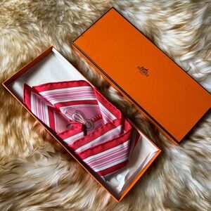 Hermes Couvertures Nouvelles pocket square 45